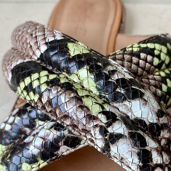 Madewell PUFFY-STRAP SANDALS IN SNAKE EMBOSSED LEATHER , 10 - Picture 8 of 15